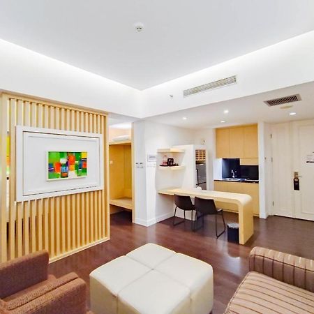 Brits Hotel Karawang Ngoại thất bức ảnh