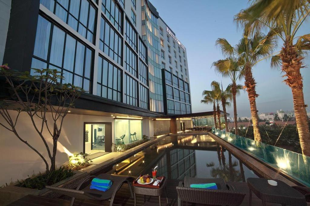 Brits Hotel Karawang Ngoại thất bức ảnh