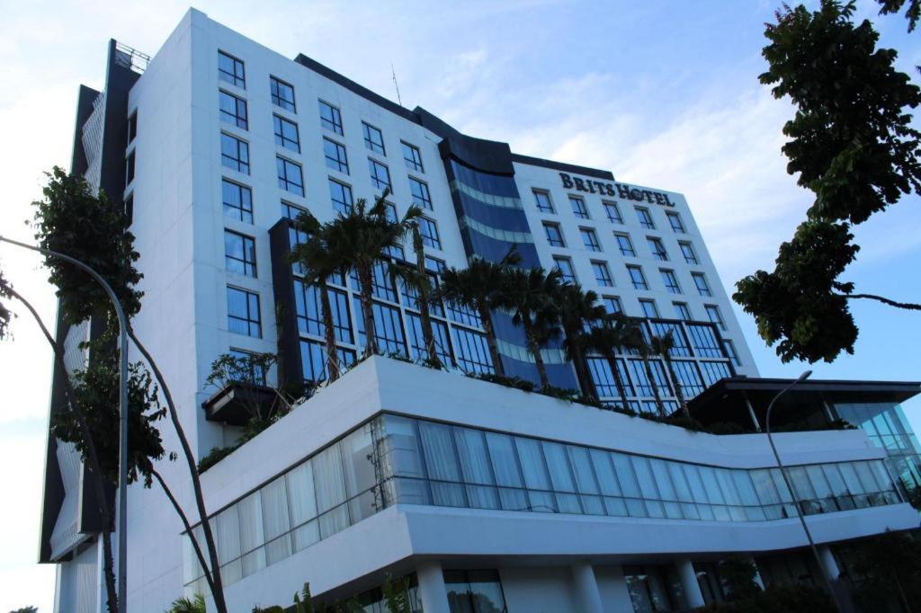 Brits Hotel Karawang Ngoại thất bức ảnh