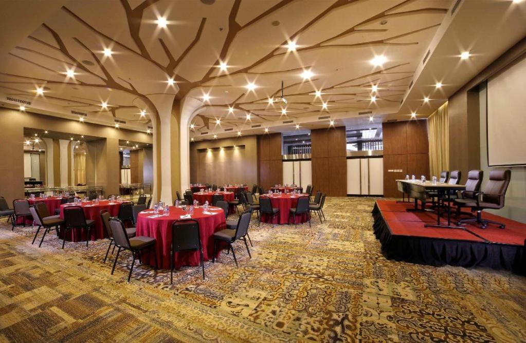 Brits Hotel Karawang Ngoại thất bức ảnh