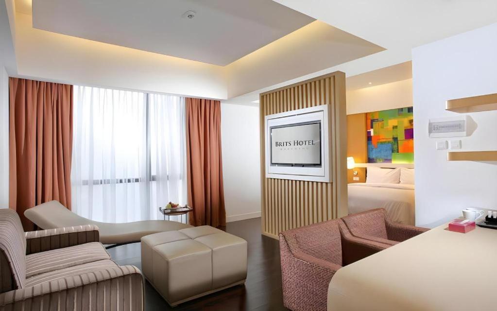 Brits Hotel Karawang Ngoại thất bức ảnh