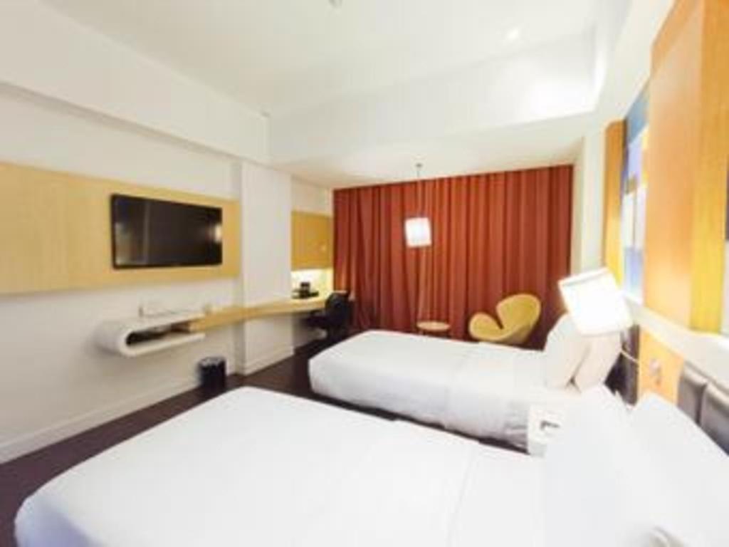Brits Hotel Karawang Ngoại thất bức ảnh