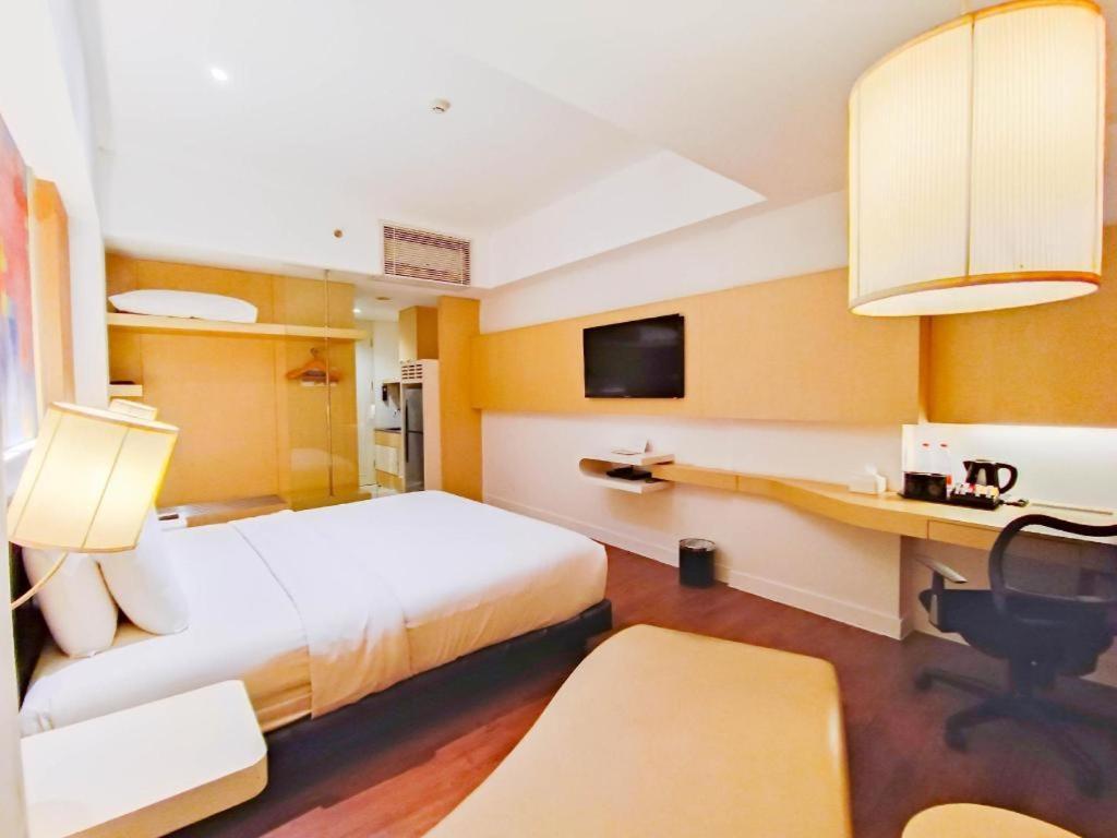 Brits Hotel Karawang Ngoại thất bức ảnh