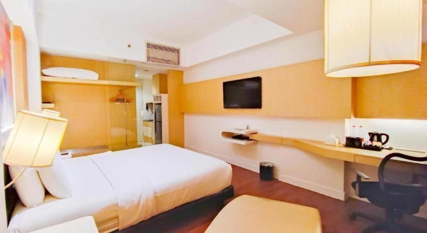 Brits Hotel Karawang Ngoại thất bức ảnh