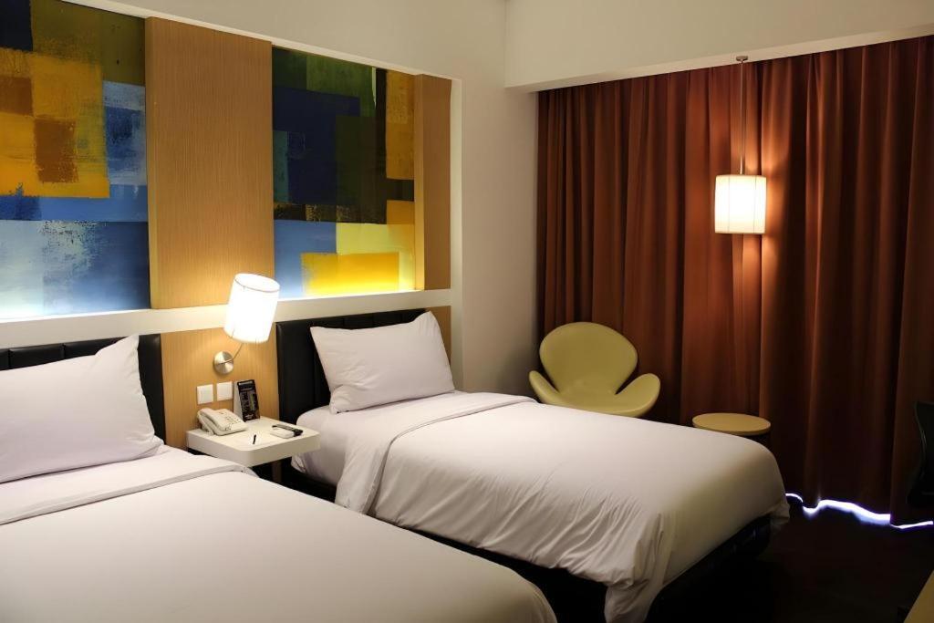 Brits Hotel Karawang Ngoại thất bức ảnh